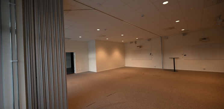 Kontor eller showroom - stora möjligheter i hörnlokal i Drivelab Center, Explore Arlandastad